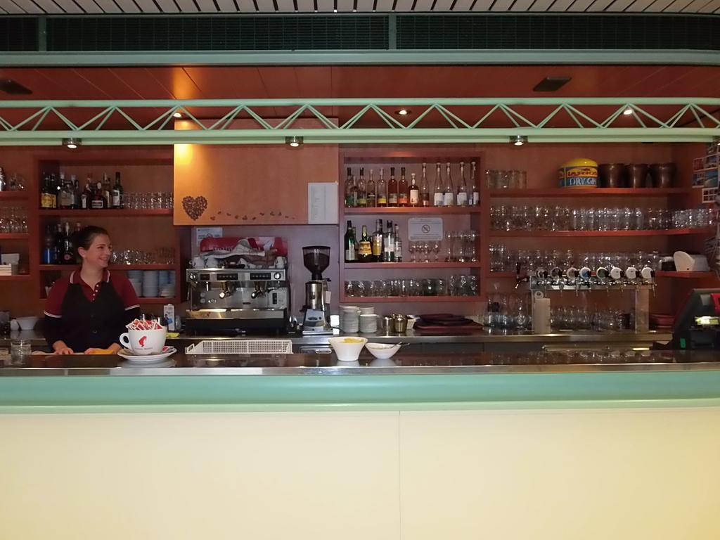 Hotel Vezzano Luaran gambar