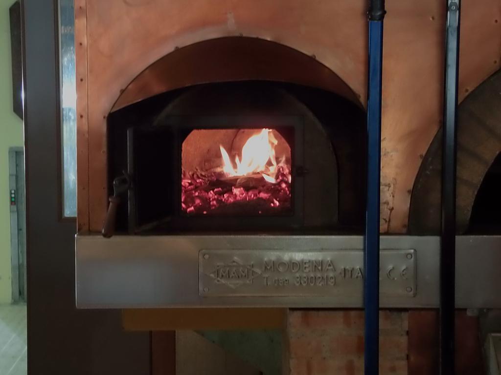 Hotel Vezzano Luaran gambar