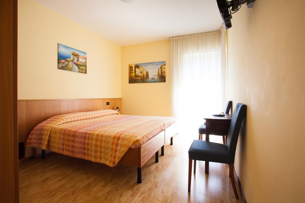 Hotel Vezzano Bilik gambar